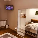 Smart-house-central-rent-rooms-free-parking Bed & Breakfast Bergamo