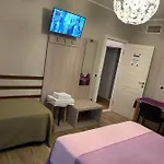 Smart-house-central-rent-rooms-free-parking