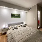 Smart-house-central-rent-rooms-free-parking 4*