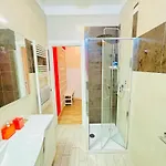 Smart-house-central-rent-rooms-free-parking 4* Bergamo