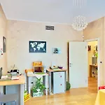 Smart-house-central-rent-rooms-free-parking
