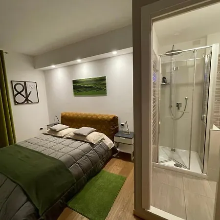 Smart-house-central-rent-rooms-with-air-conditioning Free Parking Bergamo