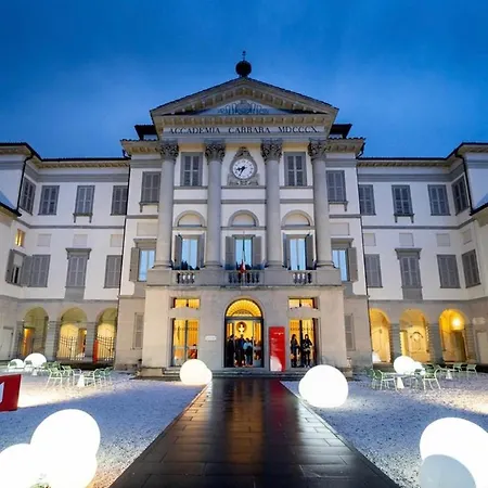 Smart House Luxury Frühstückspension Bergamo