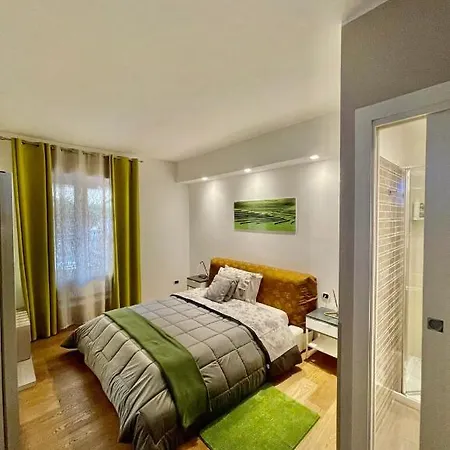 Smart-house-central-rent-rooms-with-air-conditioning Free Parking Oda ve Kahvaltı 4*