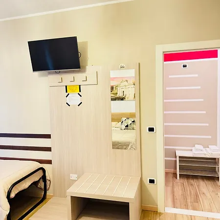 Smart-house Rent-rooms Free Parking Bed & Breakfast 3*