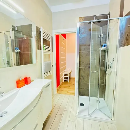 Smart-house-central-rent-rooms-free-parking