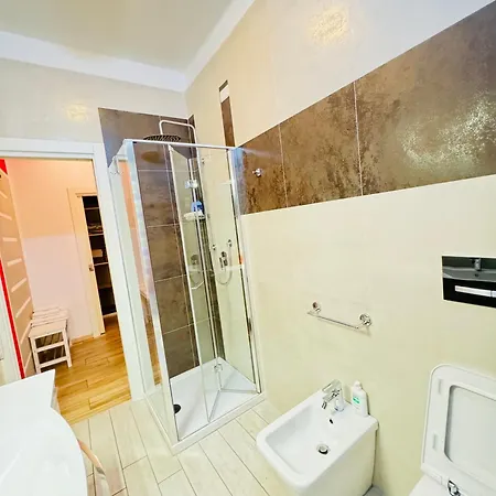 Smart-house-central-rent-rooms-free-parking 4* Bergamo