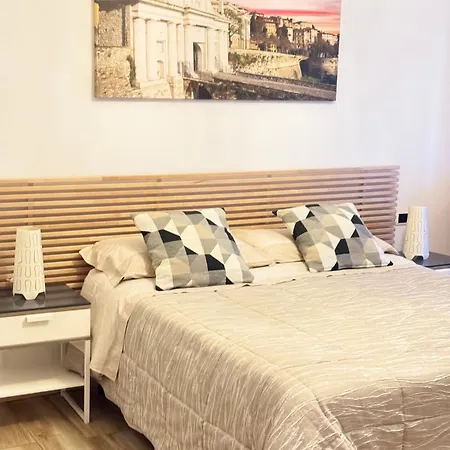 לינה וארוחת בוקר Smart House Luxury