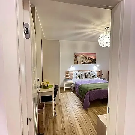 Smart-house-central-rent-rooms-free-parking 4*