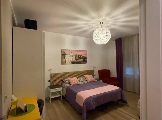 Smart-house Rent-rooms Free Parking Bed and Breakfast 3*