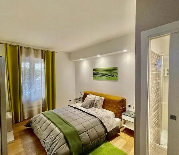 Smart-house Rent-rooms Free Parking Bed & Breakfast 3*